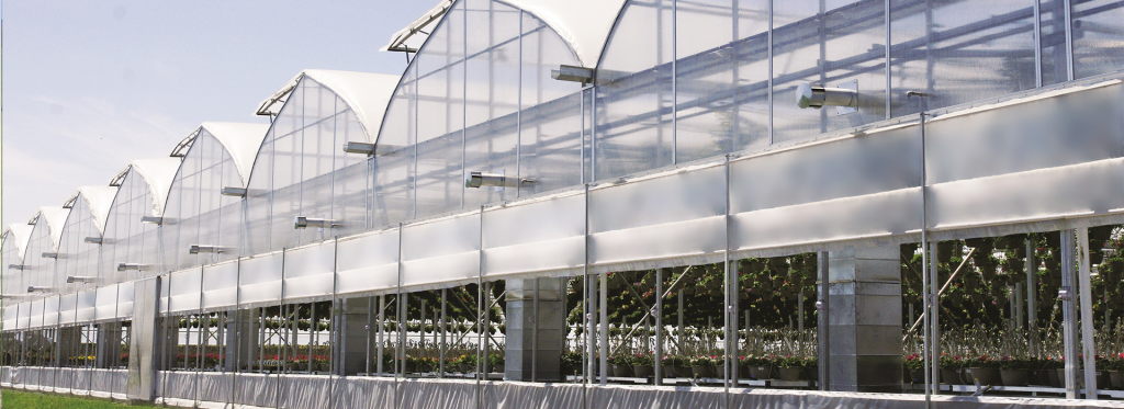 The best tips for choosing your commercial greenhouse ventilation 1920x700 Luminosa horticole exterieur technique ventilation