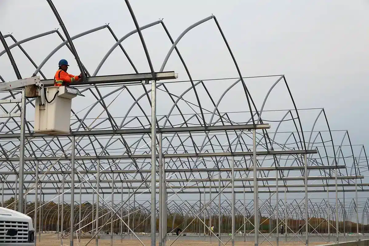 Red River Métis Tree Nursery - Harnois Greenhouses - Installation