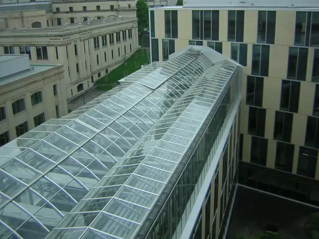 Luminosa institutionnel fin exterieur uqam