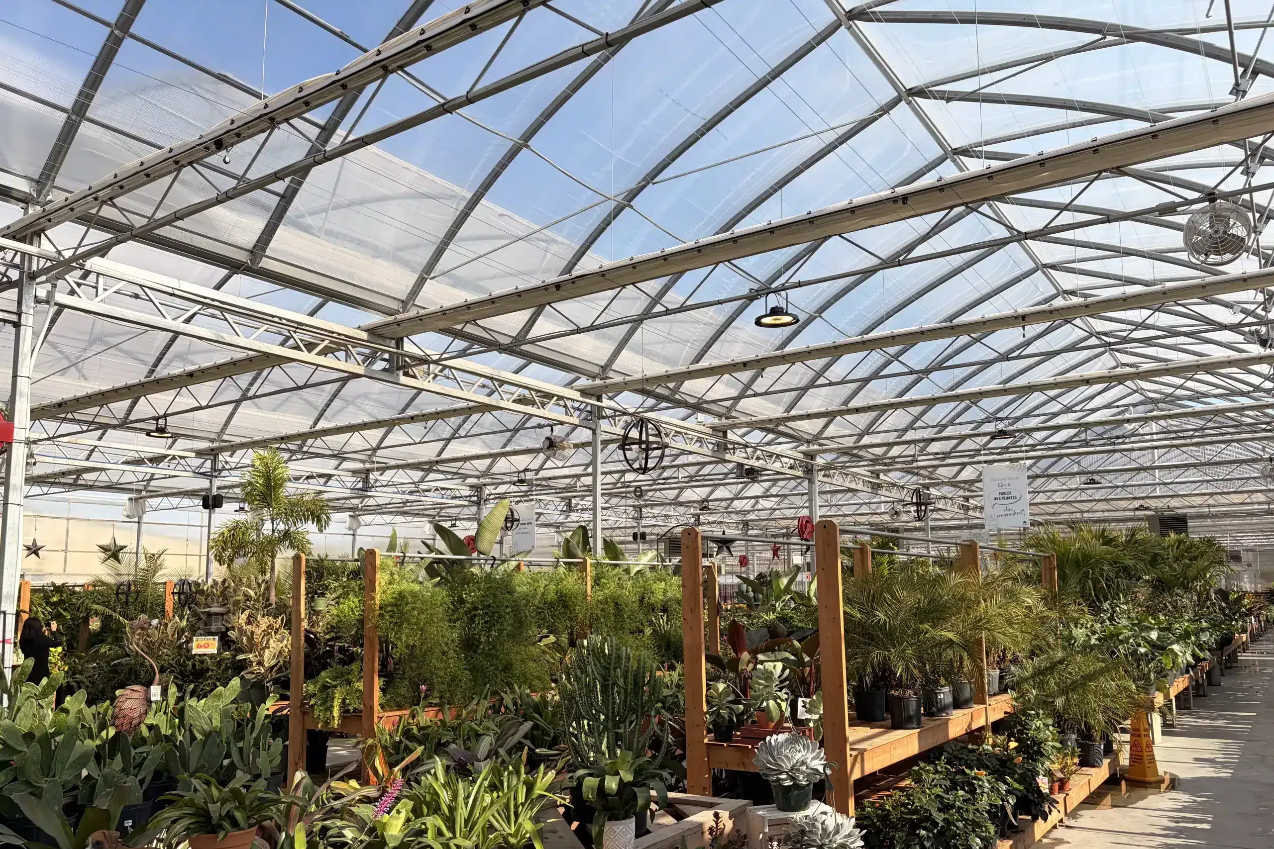 Luminosa - Gutter connected retail greenhouses for garden centers